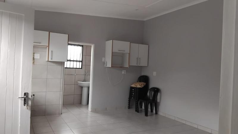 To Let 1 Bedroom Property for Rent in Mthatha Rural Eastern Cape